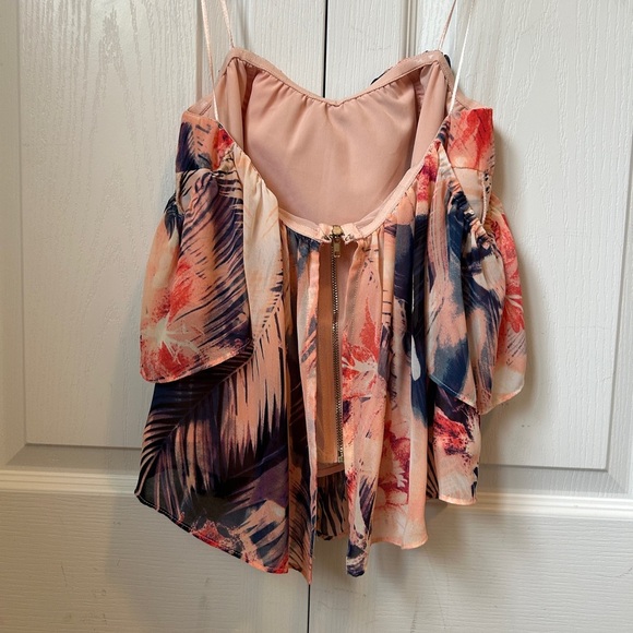 GUESS floral Off Shoulder Top ~ size XS - Picture 4 of 8